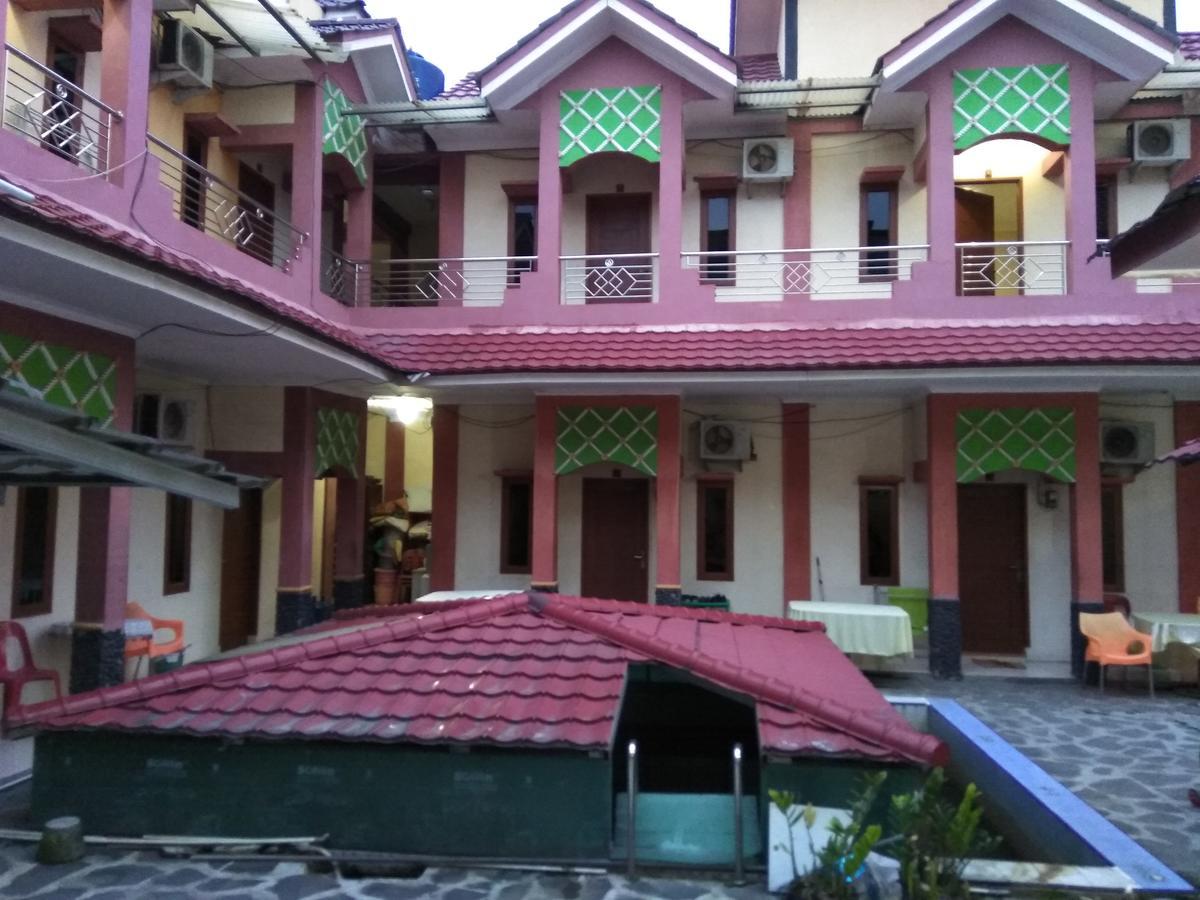Pondok Cemara Hotel Medan Bagian luar foto