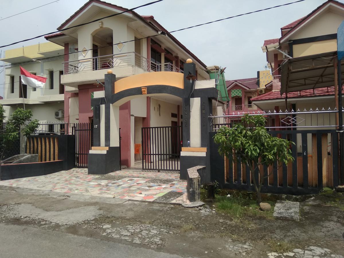 Pondok Cemara Hotel Medan Bagian luar foto